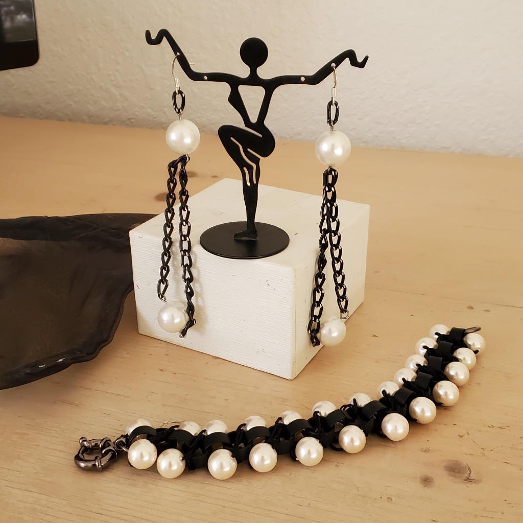 Lee Angel Neiman Marcus Pearl Black Metal Link Fashion Bracelet New Old Stock